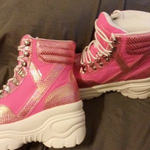 YRU Matrixx High tops